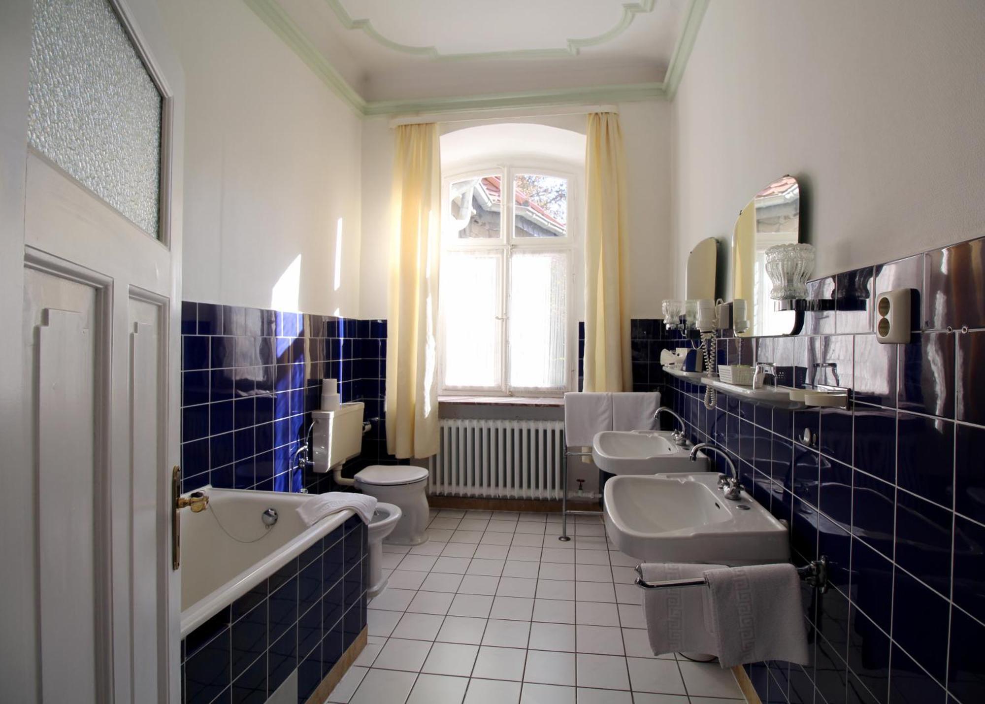 Historisches Hotel Zum Schwan Bad Karlshafen Extérieur photo